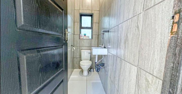 4 Bedroom Property for Sale in Meer En See KwaZulu-Natal