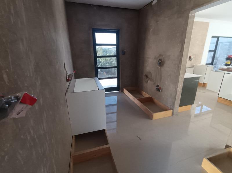 5 Bedroom Property for Sale in Shelly Beach KwaZulu-Natal