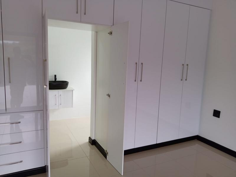 5 Bedroom Property for Sale in Shelly Beach KwaZulu-Natal