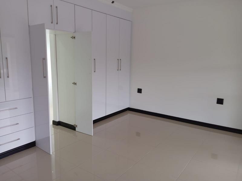 5 Bedroom Property for Sale in Shelly Beach KwaZulu-Natal