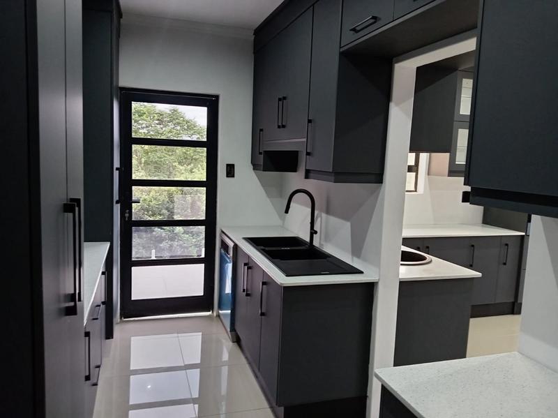 5 Bedroom Property for Sale in Shelly Beach KwaZulu-Natal