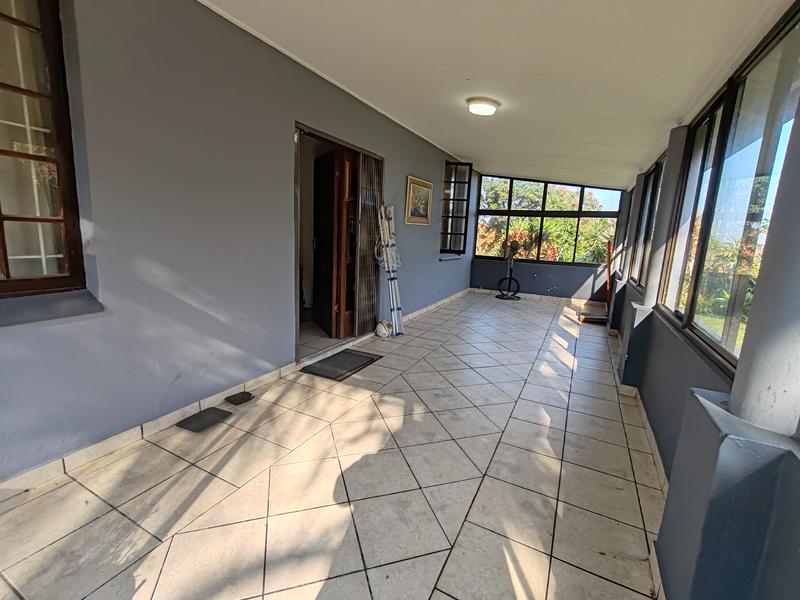 6 Bedroom Property for Sale in Manaba Beach KwaZulu-Natal