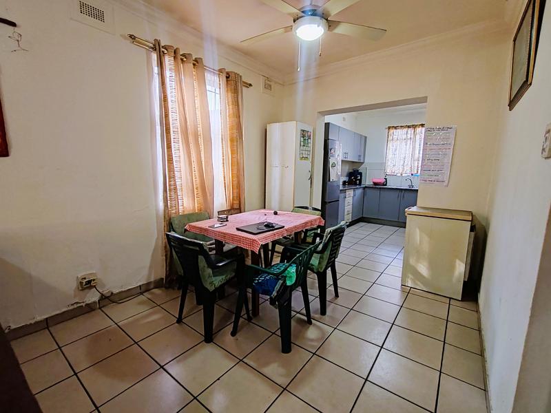 6 Bedroom Property for Sale in Manaba Beach KwaZulu-Natal
