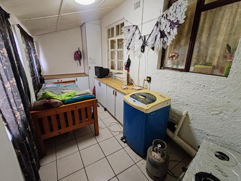 6 Bedroom Property for Sale in Manaba Beach KwaZulu-Natal