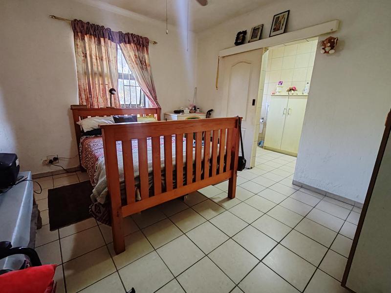 6 Bedroom Property for Sale in Manaba Beach KwaZulu-Natal