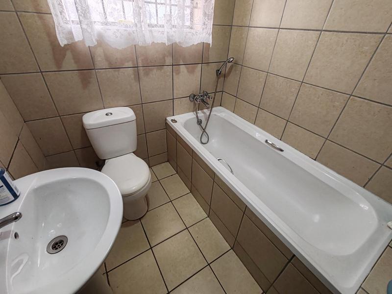 6 Bedroom Property for Sale in Manaba Beach KwaZulu-Natal