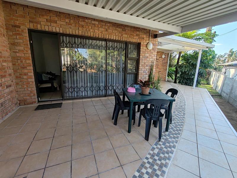 6 Bedroom Property for Sale in Manaba Beach KwaZulu-Natal