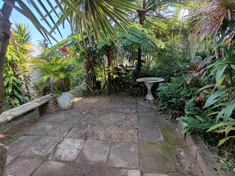 6 Bedroom Property for Sale in Manaba Beach KwaZulu-Natal