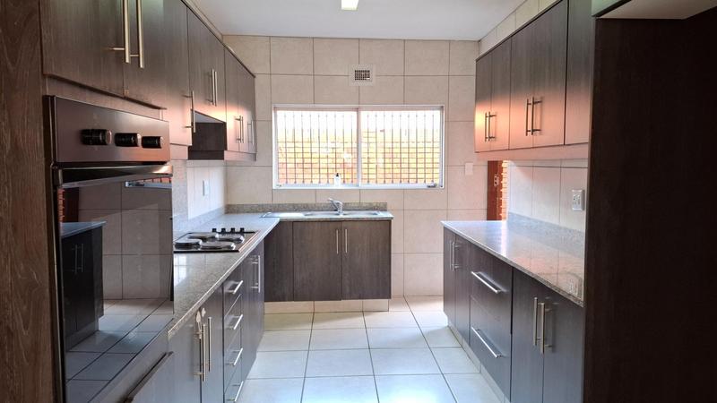 To Let 3 Bedroom Property for Rent in Overport KwaZulu-Natal