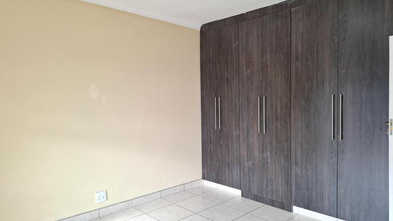 To Let 3 Bedroom Property for Rent in Overport KwaZulu-Natal