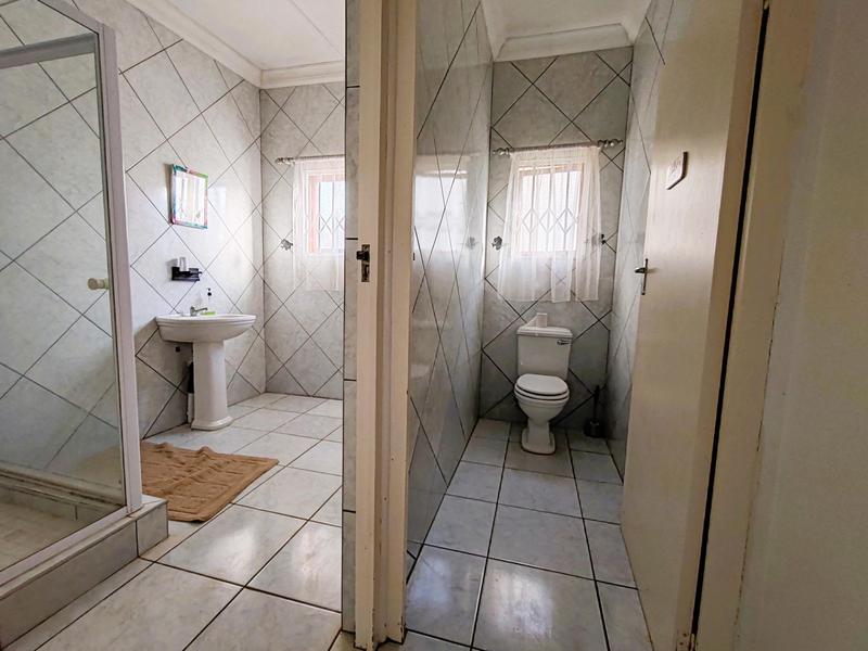 4 Bedroom Property for Sale in Uvongo Beach KwaZulu-Natal