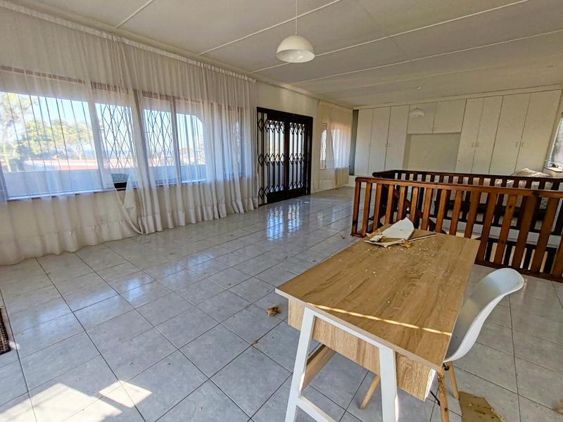 4 Bedroom Property for Sale in Uvongo Beach KwaZulu-Natal