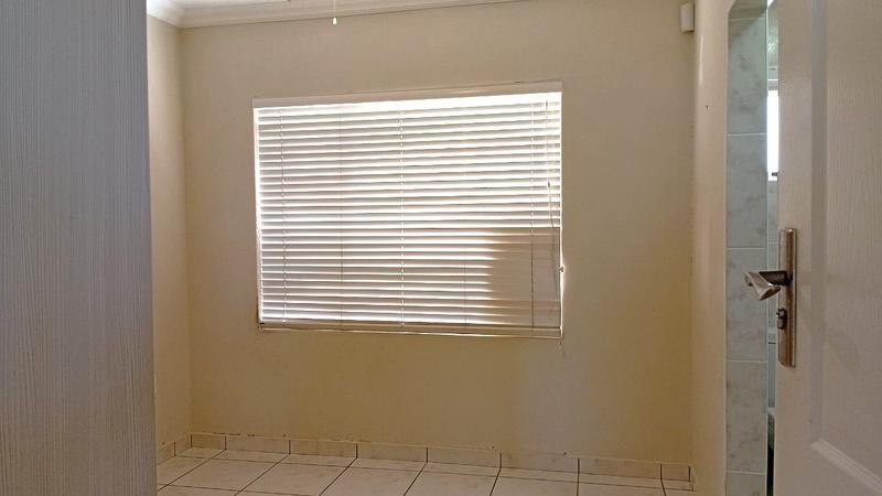 To Let 2 Bedroom Property for Rent in Margate Beach KwaZulu-Natal