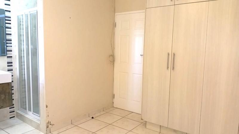 To Let 2 Bedroom Property for Rent in Margate Beach KwaZulu-Natal