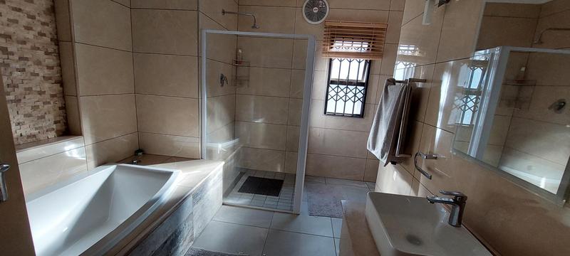 To Let 4 Bedroom Property for Rent in Ramsgate KwaZulu-Natal