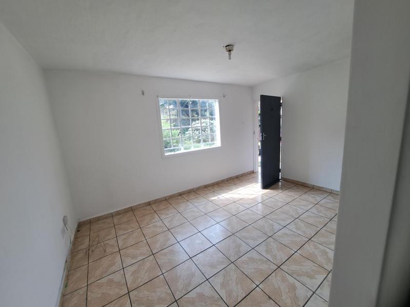To Let 1 Bedroom Property for Rent in Grove End KwaZulu-Natal