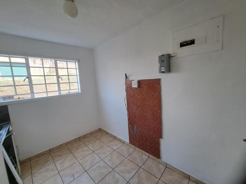 To Let 1 Bedroom Property for Rent in Grove End KwaZulu-Natal