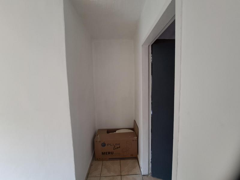 To Let 1 Bedroom Property for Rent in Grove End KwaZulu-Natal