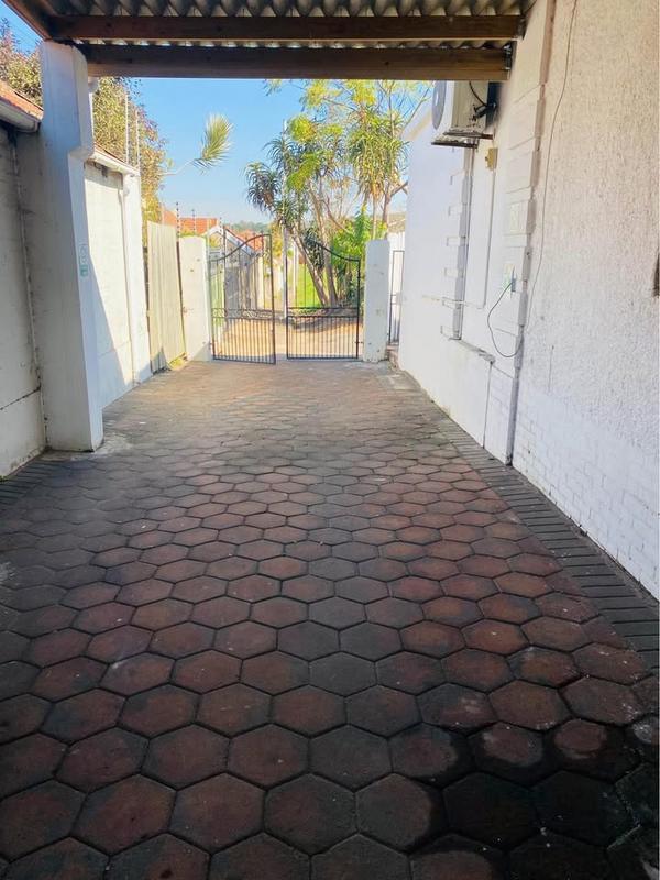 To Let 5 Bedroom Property for Rent in Umbilo KwaZulu-Natal