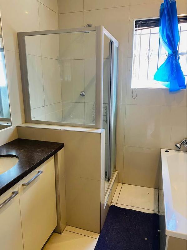 To Let 5 Bedroom Property for Rent in Umbilo KwaZulu-Natal