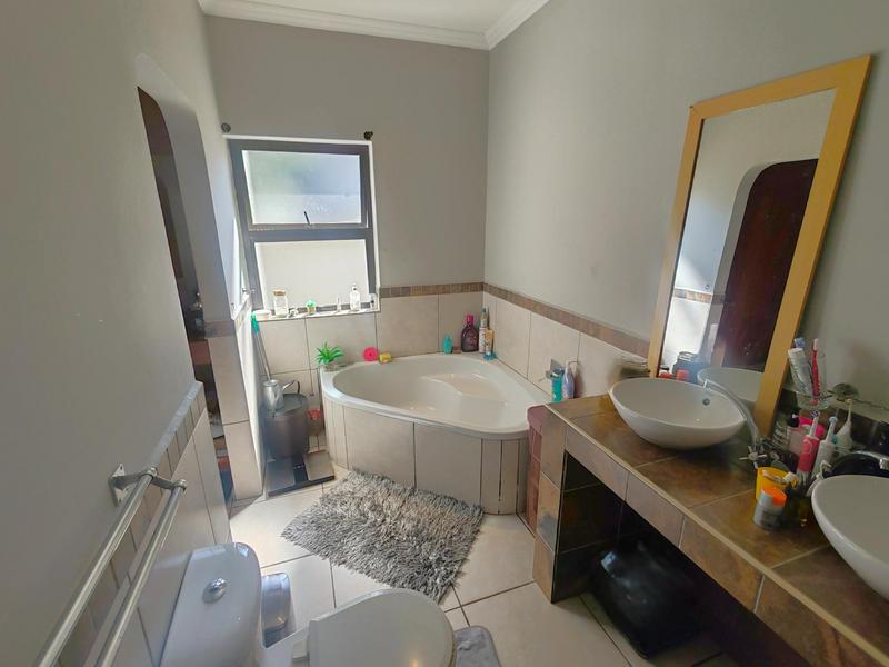 4 Bedroom Property for Sale in Shelly Beach KwaZulu-Natal