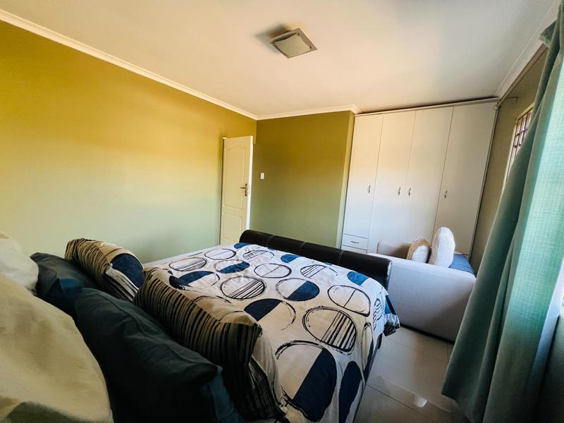 5 Bedroom Property for Sale in Inanda KwaZulu-Natal