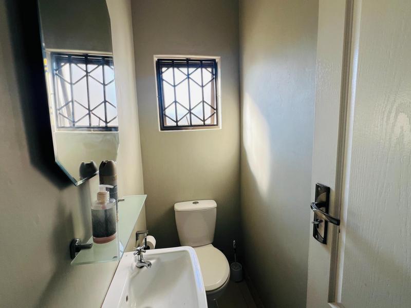 5 Bedroom Property for Sale in Inanda KwaZulu-Natal