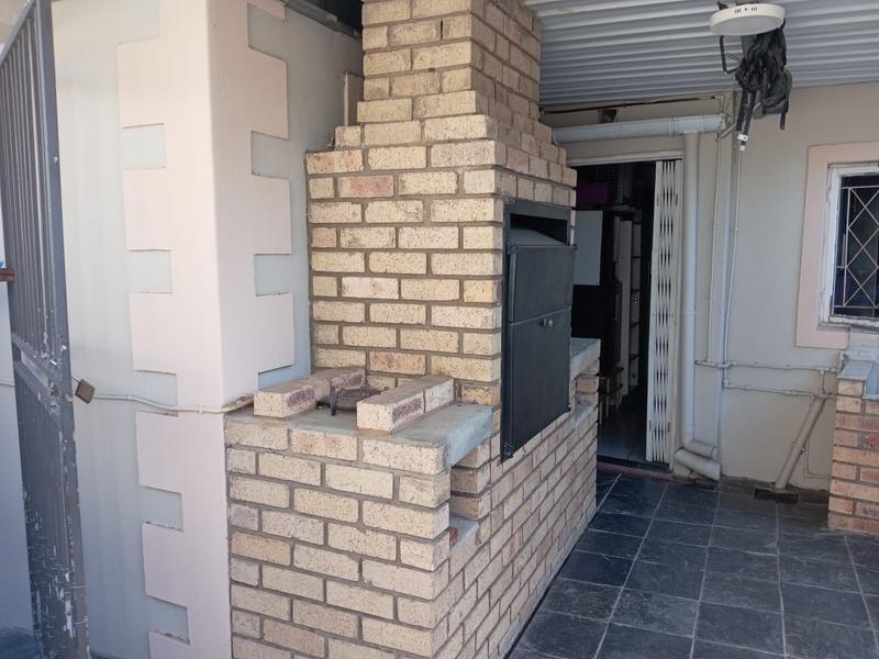 4 Bedroom Property for Sale in Woodview KwaZulu-Natal