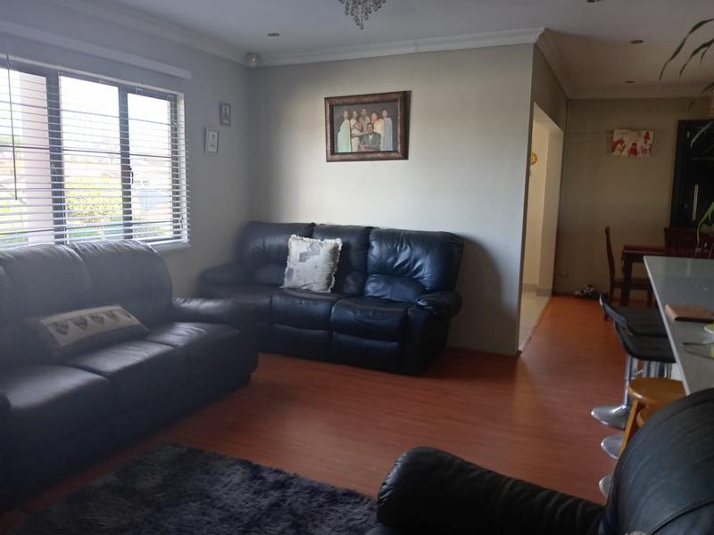 4 Bedroom Property for Sale in Woodview KwaZulu-Natal