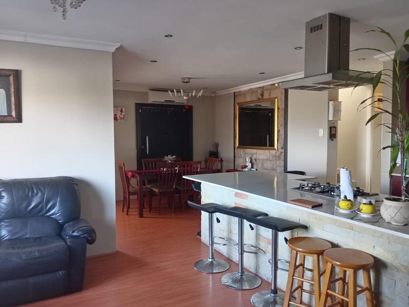 4 Bedroom Property for Sale in Woodview KwaZulu-Natal