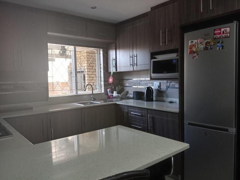 4 Bedroom Property for Sale in Woodview KwaZulu-Natal
