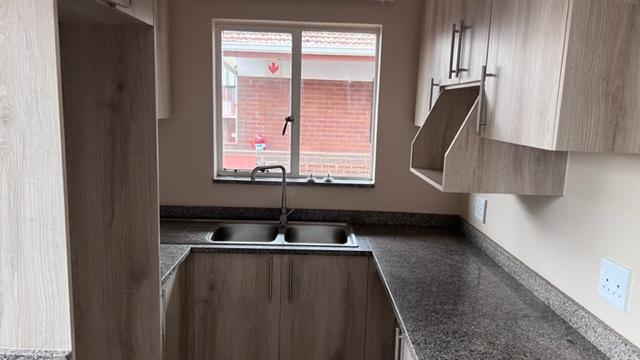 To Let 2 Bedroom Property for Rent in Malvern KwaZulu-Natal
