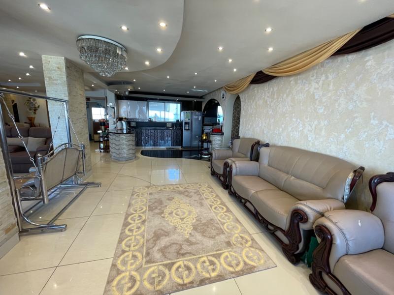 6 Bedroom Property for Sale in North Beach KwaZulu-Natal