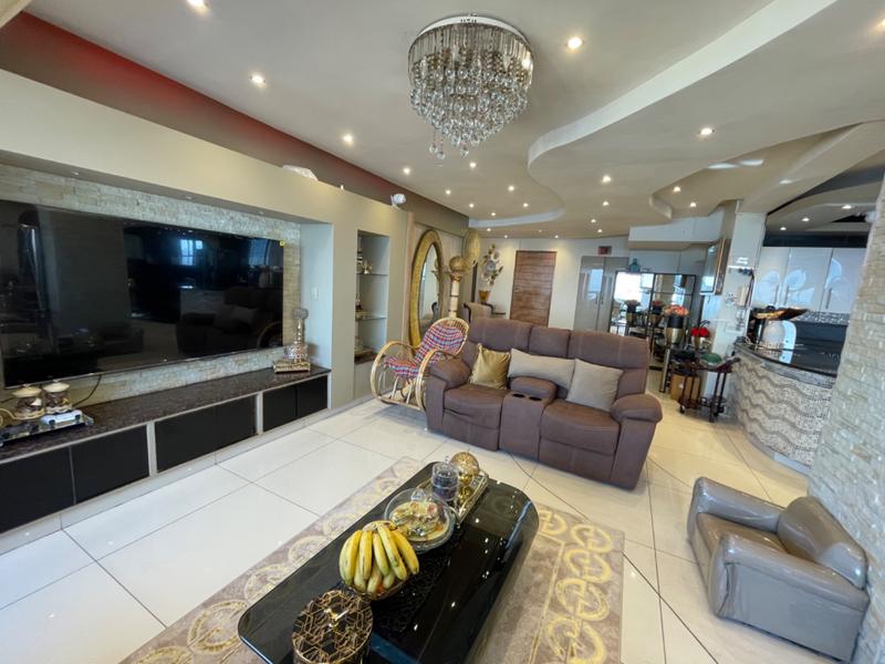 6 Bedroom Property for Sale in North Beach KwaZulu-Natal
