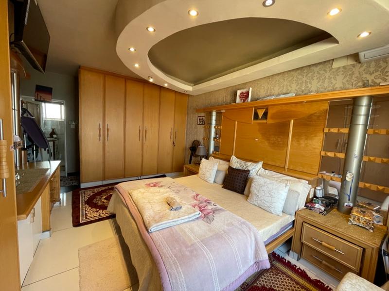 6 Bedroom Property for Sale in North Beach KwaZulu-Natal