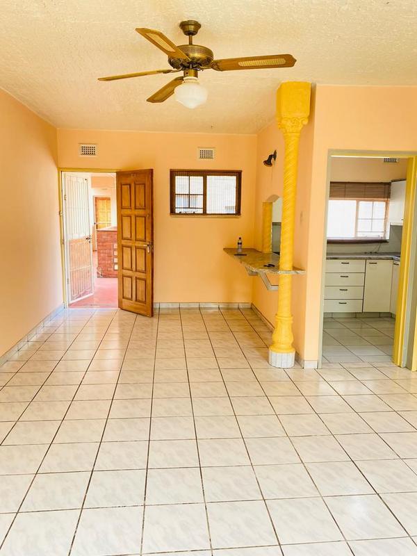 To Let 1 Bedroom Property for Rent in Montclair KwaZulu-Natal