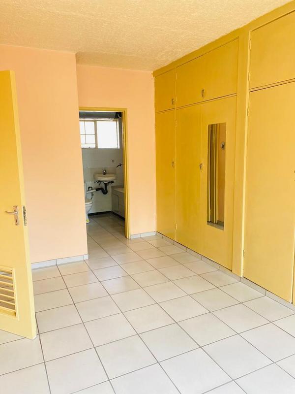 To Let 1 Bedroom Property for Rent in Montclair KwaZulu-Natal