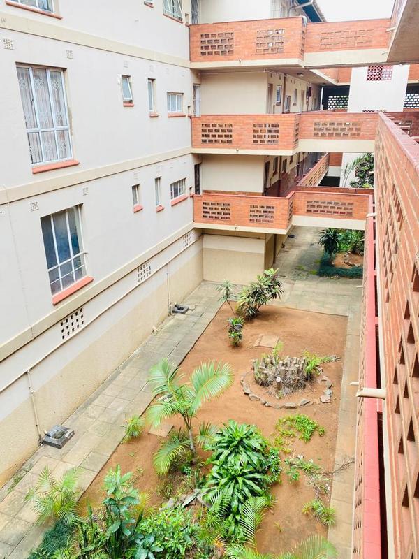 To Let 1 Bedroom Property for Rent in Montclair KwaZulu-Natal