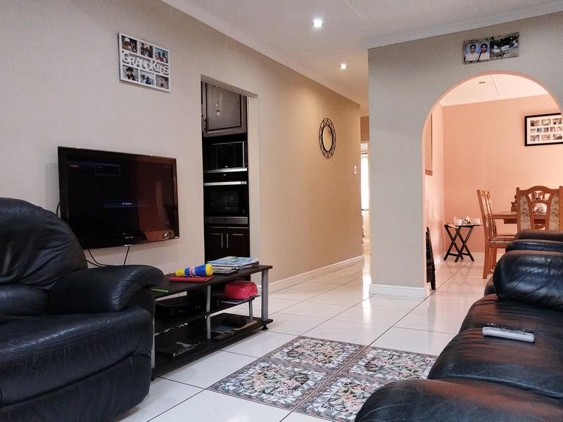 5 Bedroom Property for Sale in Avoca KwaZulu-Natal