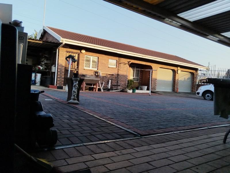 5 Bedroom Property for Sale in Avoca KwaZulu-Natal