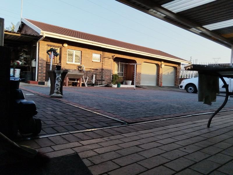 5 Bedroom Property for Sale in Avoca KwaZulu-Natal