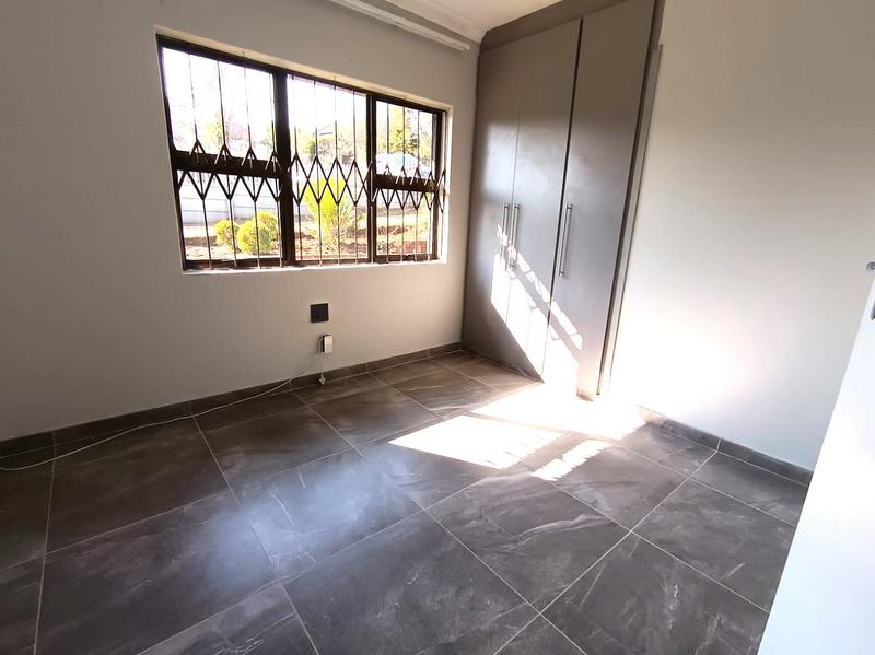 To Let 3 Bedroom Property for Rent in Westgate KwaZulu-Natal