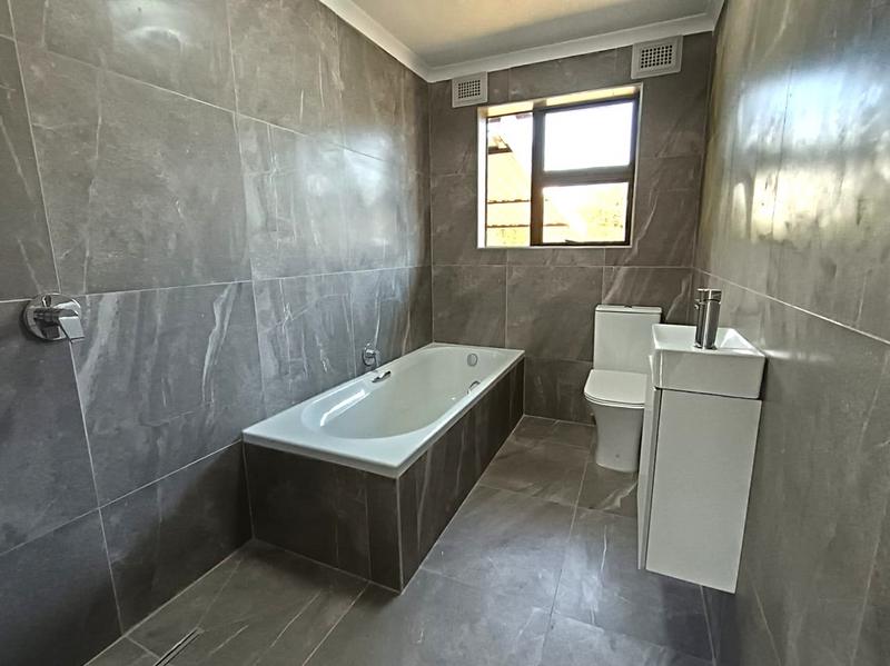 To Let 3 Bedroom Property for Rent in Westgate KwaZulu-Natal