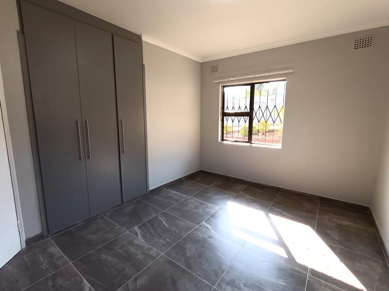 To Let 3 Bedroom Property for Rent in Westgate KwaZulu-Natal