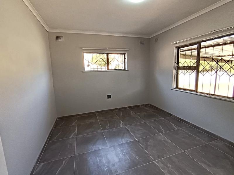 To Let 3 Bedroom Property for Rent in Westgate KwaZulu-Natal