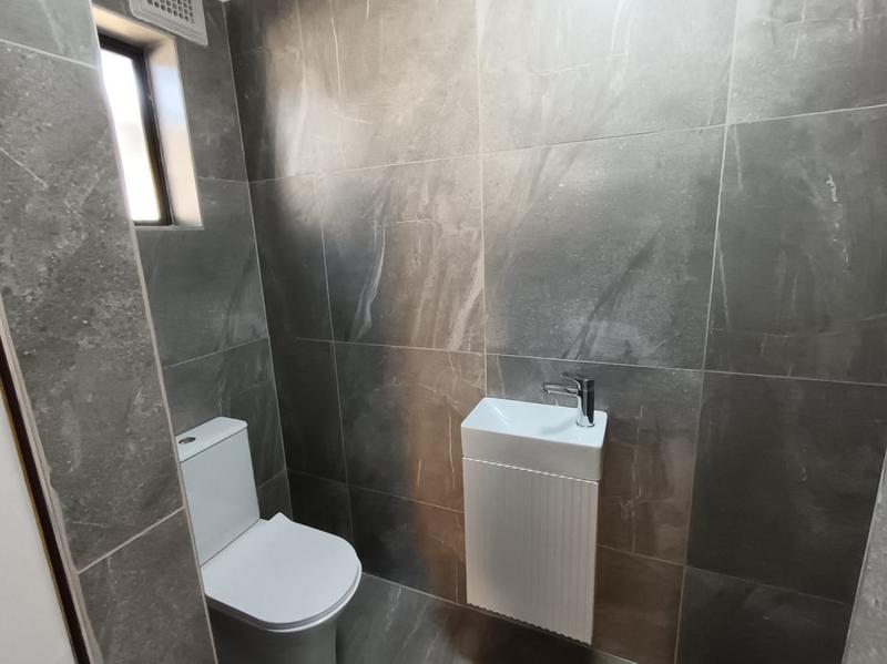To Let 3 Bedroom Property for Rent in Westgate KwaZulu-Natal