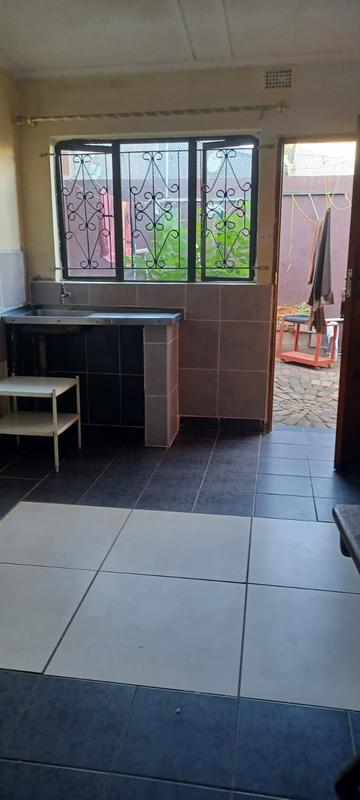 To Let 1 Bedroom Property for Rent in Caneside KwaZulu-Natal