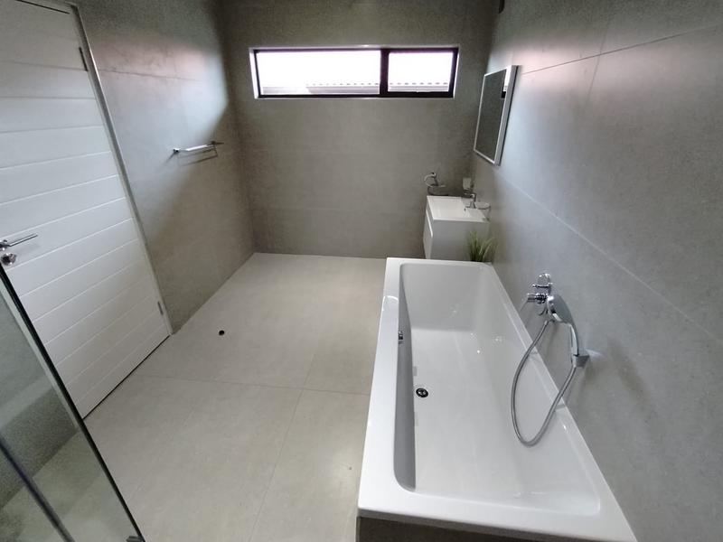4 Bedroom Property for Sale in Izinga KwaZulu-Natal