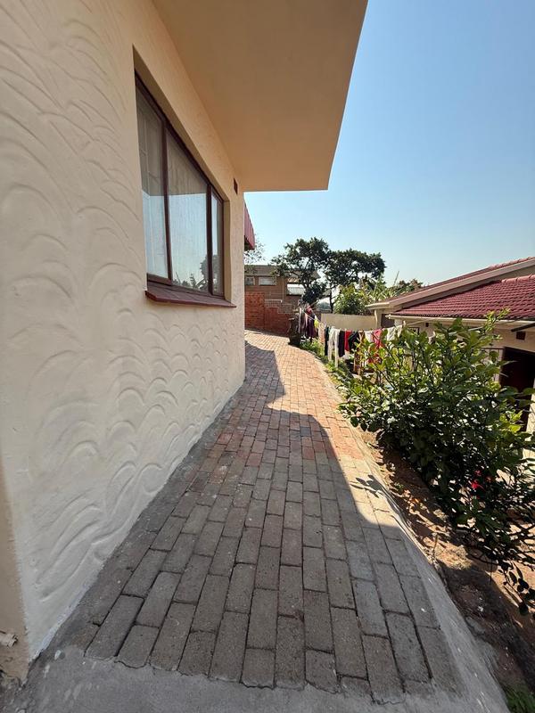 4 Bedroom Property for Sale in Burlington Heights KwaZulu-Natal
