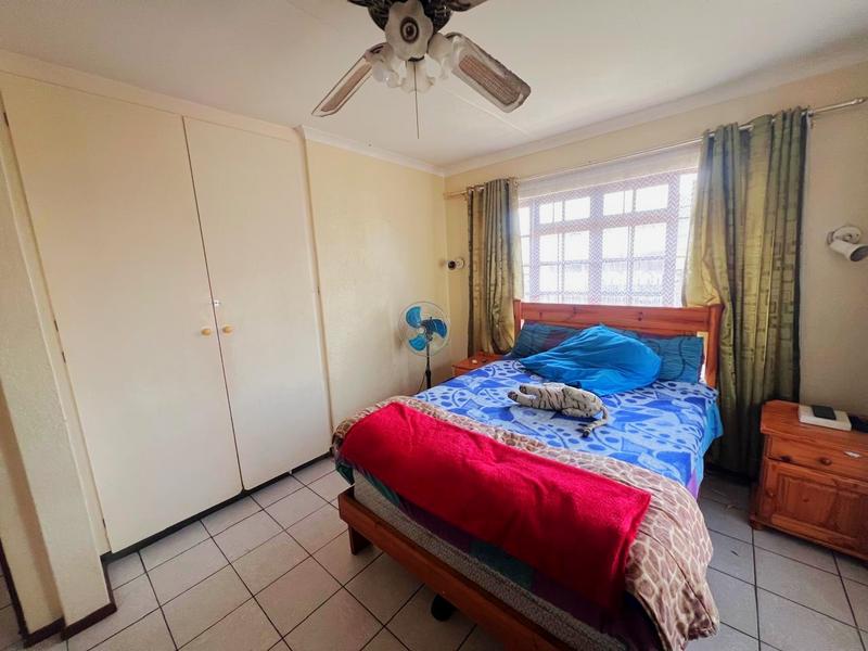 To Let 2 Bedroom Property for Rent in Margate KwaZulu-Natal